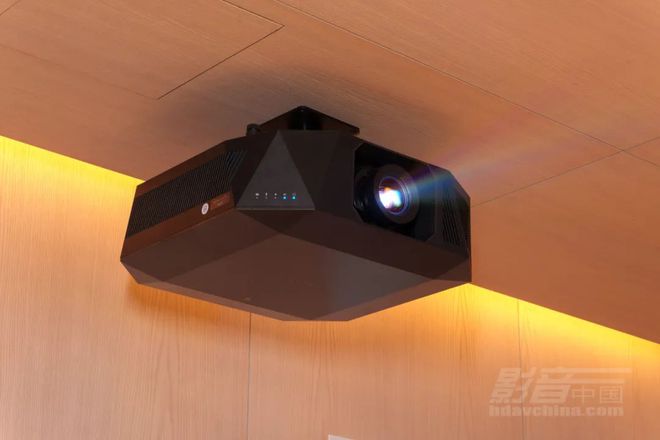 SON 4K激光投影机QL3000B案例探访pg电子免费试玩模拟器【家访】广州白云EP(图3)