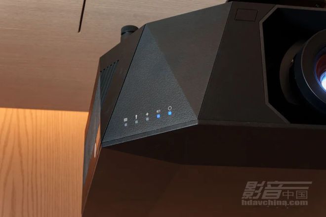 SON 4K激光投影机QL3000B案例探访pg电子免费试玩模拟器【家访】广州白云EP(图6)